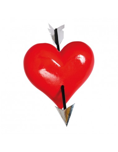 Corazón con flecha para la decoración en del día de los enamorados
