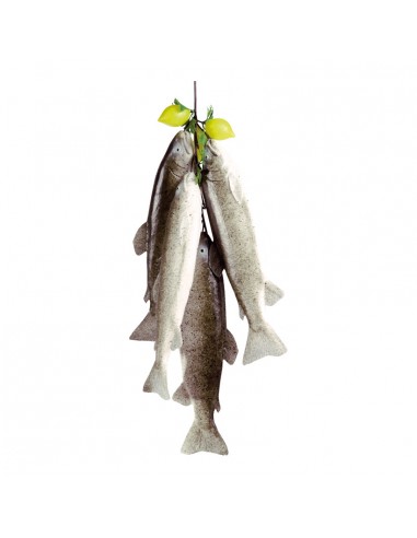 Imitación de ristra de peces con limón para pescaderías y la decoración de escaparates de tiendas o comercios