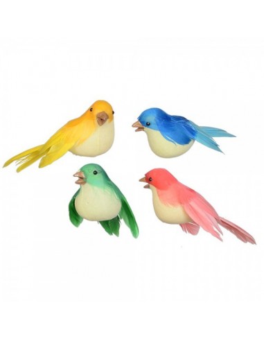 Pájaros de colores surtidos para la decorar espacios y escaparates de verano con mamíferos y aves