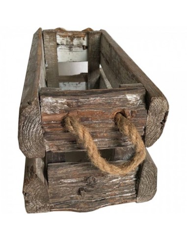 Caja de madera vintage con asas de cuerda para escaparates en verano de tiendas o comercios